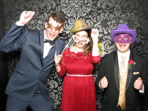 Lufkin Nacogdoches Photography Experts. Nacogdoches original Photo Booth by House of Photography. Experience the Crazy Fun!